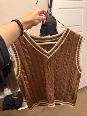 Amazon Essentials Brown Cable Knit V-Neck Sweater Vest